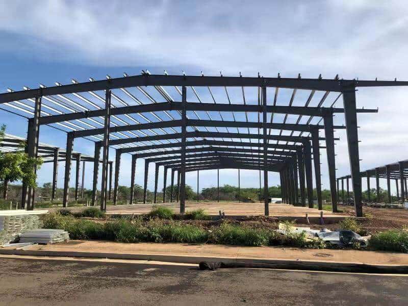 The_process_of_steel_warehouse_buildings_installation_1_Steel-Warehouse-Building-Installation
