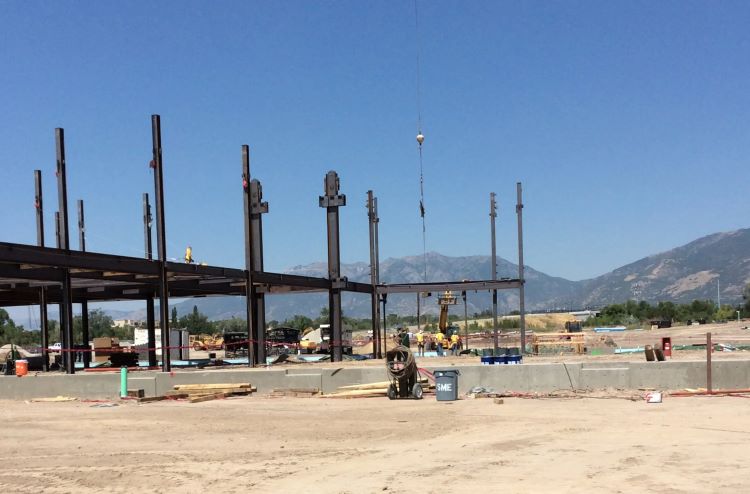 Hospital_Building_Steel_Structure_System_4_Column_Beam_installation