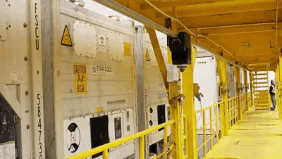 Reefer_Storage_Patrol_Inspection_Robat_at_ZHM_Xiamen_Haitian_Therminal_Yard_Reefer_Rack