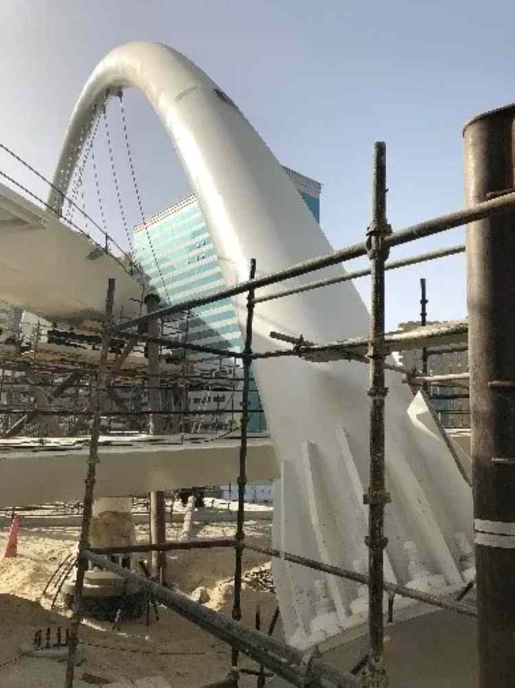 Sharjah Footbridge Arch Steel Structures- United Arab Emirates | Made In China ZHM